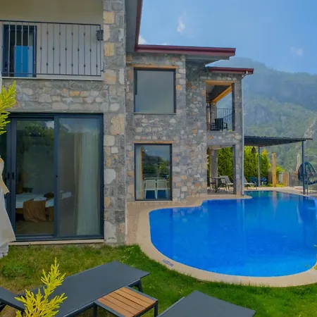 Pine Villa *